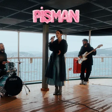 pişman... by Sena Şahin - album cover