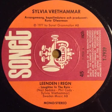 Leenden i regn / Det känns som jag vill dansa