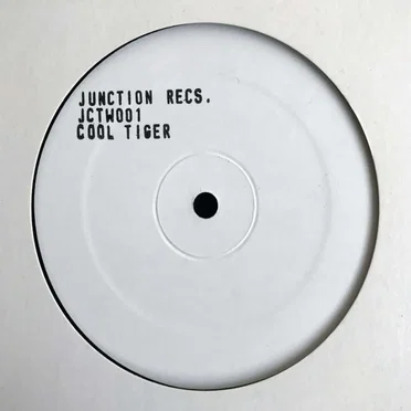 Junction White 001