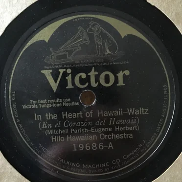 In the Heart of Hawaii / My Honolulu Dream Girl