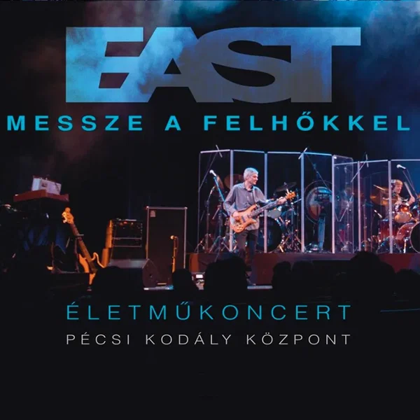 Messze a felhőkkel