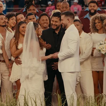 Intro to ‘Die With a Smile’ (live)