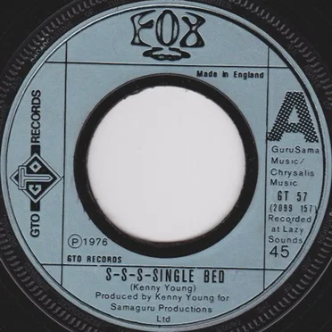 S-S-S-Single Bed / Silk Milk