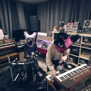 Furries Love Drum 'n' Bass