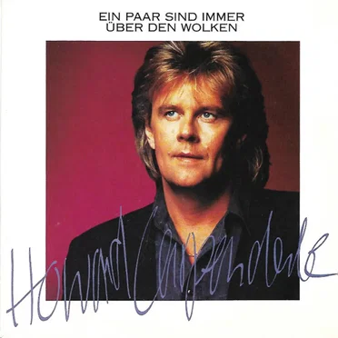 Ein paar sind immer über den Wolken