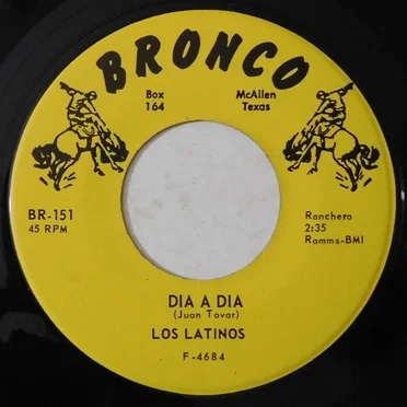 Día a día / Solito y triste by Los Latinos - album cover