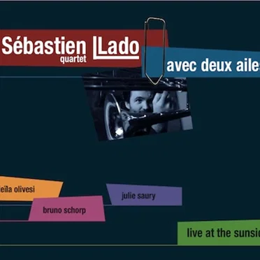 Avec deux ailes