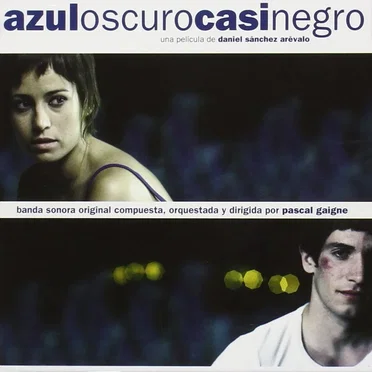 Azul oscuro casi negro