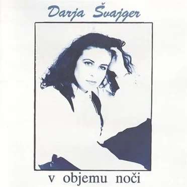 V objemu noči