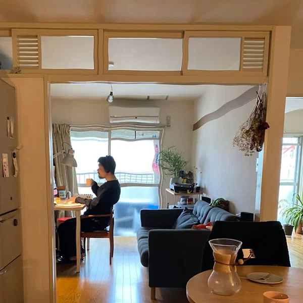 I’m drinking coffee while listening to a sound I made yesterday