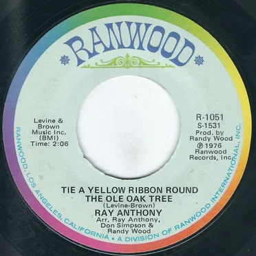 Tie a Yellow Ribbon Round the Ole Oak Tree / Shifting Whispering Sands