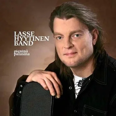 Pieninä palasina by Lasse Hyytinen Band - album cover