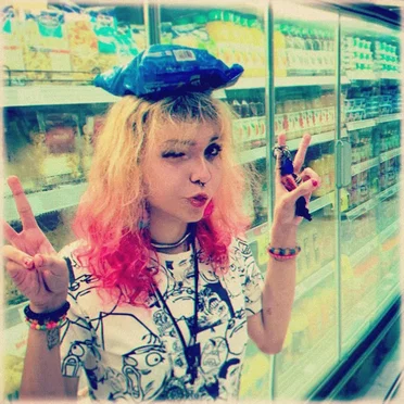 She’s so crazzzzzzzy! Love her!!!