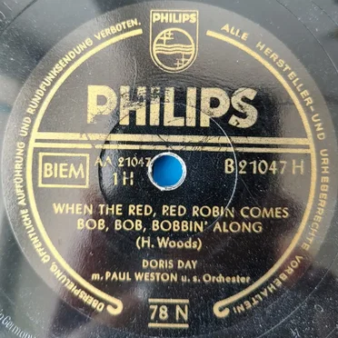 When the Red, Red Robin Comes Bob, Bob, Bobbin' Along / Beautiful Music to Love By