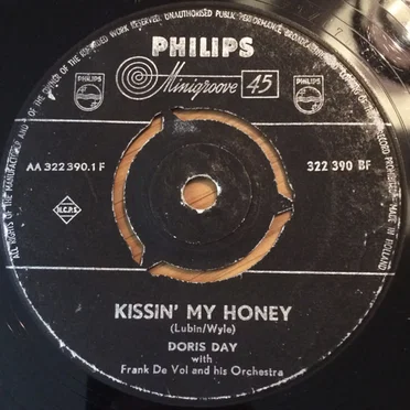 Kissin' My Honey / That Old Black Magic