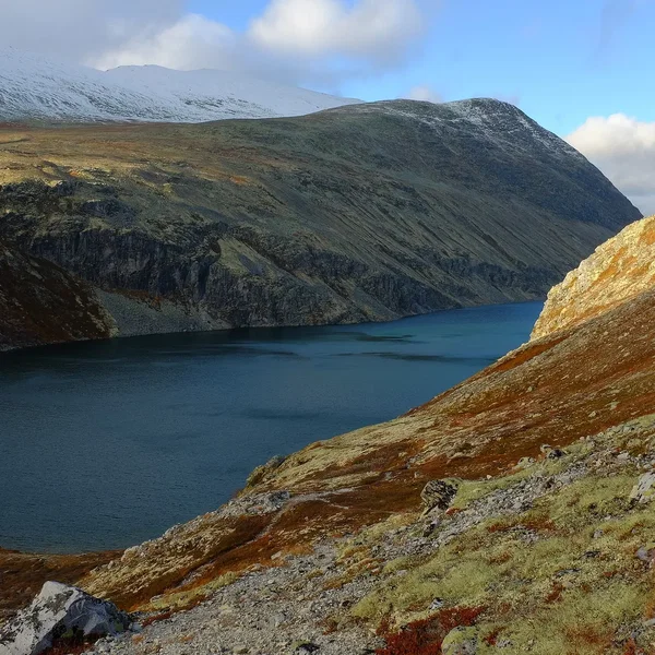 File:Rondvatnet lake seen from the height east of Rondvassbu tourist cabin.jpg