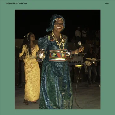 Poulo Warali by Awa Poulo - album cover