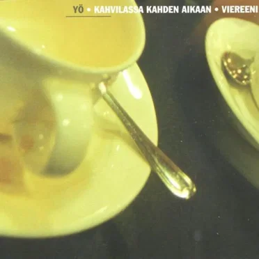 Kahvilassa kahden aikaan