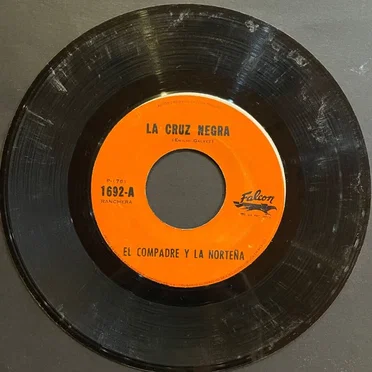 La cruz negra / China de los ojos negros