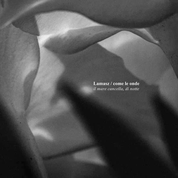 il mare cancella, di notte
