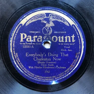 Everybody's Doing That Charleston Now / Love Me Like You Used to Do