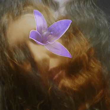 Flores húmedas violetas by Mora Garcia Medici - album cover