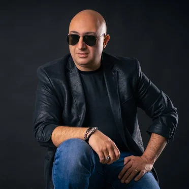 Hay Im Ashxarh by Sargis Manukyan - album cover