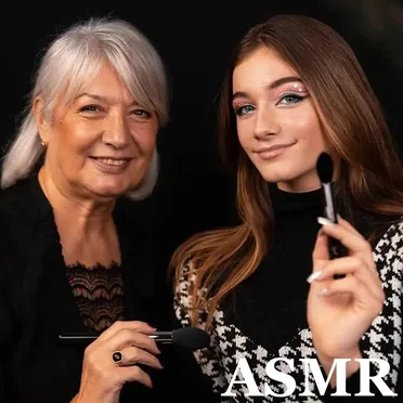 MAKEUP ARTIST Does My CHRISTMAS MAKEUP by Nanou ASMR - album cover