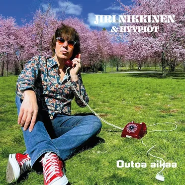 Outoa aikaa by Hyypiöt - album cover