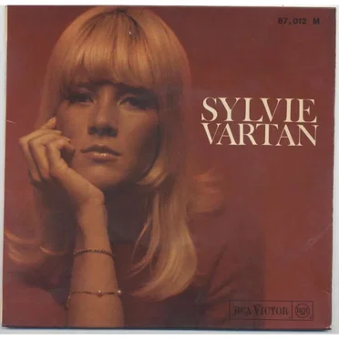 Deux minutes trente cinq de bonheur / Donne-moi ton amour / Deux mains / Moi je danse