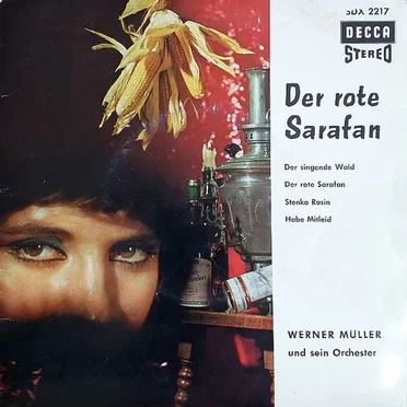 Der rote Sarafan