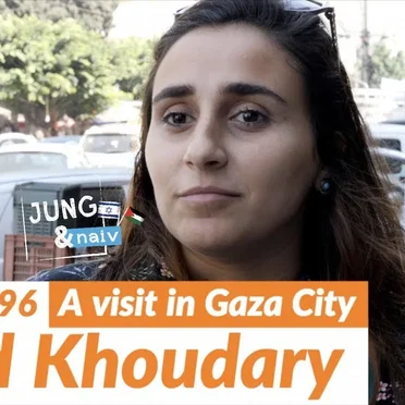 Jung & Naiv #396, „Wie lebt es sich in Gaza, Hind Khoudary?“ by Tilo Jung - album cover