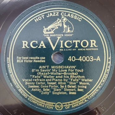 Ain't Misbehavin' (I'm Savin' My Love for You) / Moppin' and Boppin'