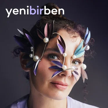 Yeni Bir Ben by Nil Karaibrahimgil - album cover
