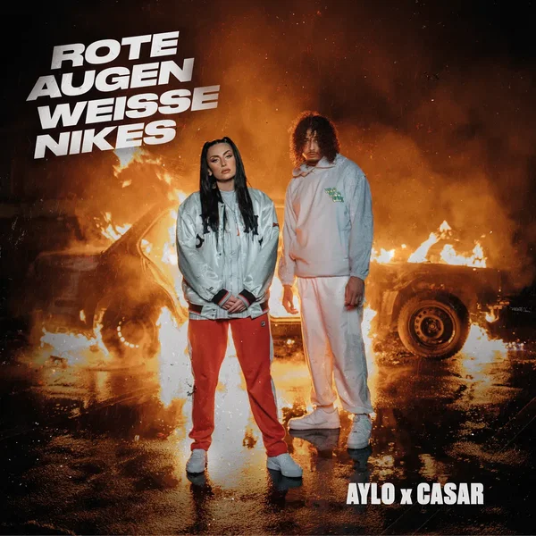 Rote Augen weisse Nikes