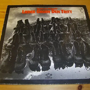 Theater am Neumarkt: Lieder gegen den Tritt (Von den Bauernkriegen bis zur Gegenwart) by Various Artists - album cover