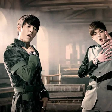 비밀(Insane) Official Music Video by BTOB - album cover