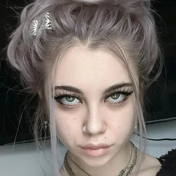 THE WXRLD ENDS WITH YXU