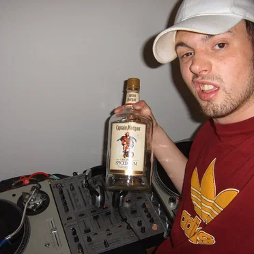 captain morgan and nis goes by