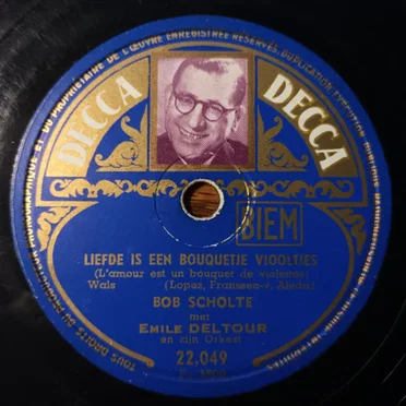 Liefde is een bouquetje viooltjes / Rosita