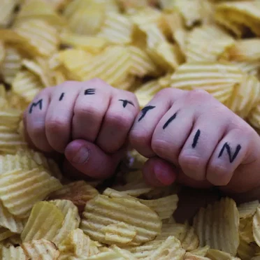 Pitäis vissiin elää by Miettiin - album cover