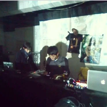 AWAZANUTHINGSLIVE2012211