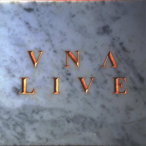 VNΛLIVE