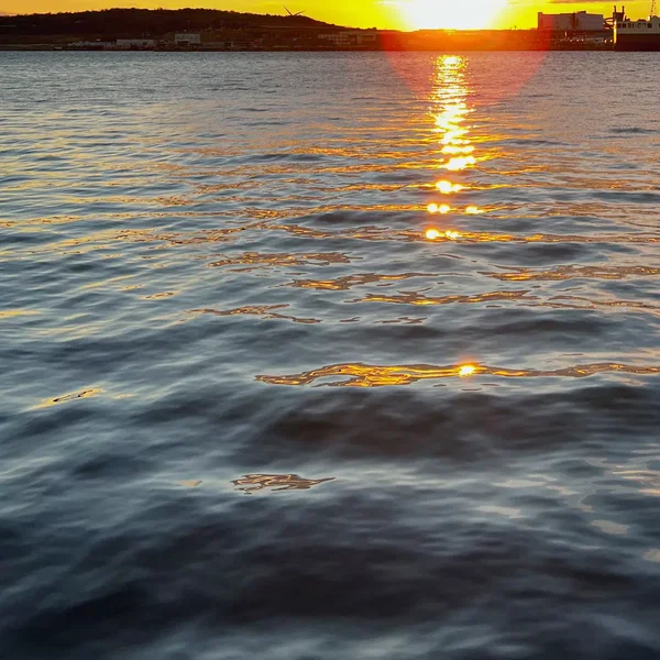 From the lakeside, As the slight lights