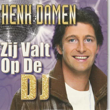 Zij valt op de DJ