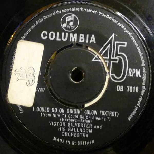 I Could Go on Singin' / Love Makes the Would Go Round