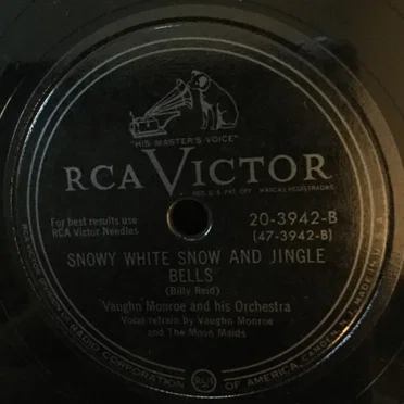 A Marshmallow World / Snowy White Snow and Jingle Bells