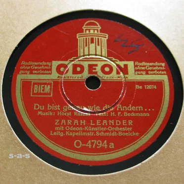 Du bist genau wie die Andern… / Ich bin eine Stimme…