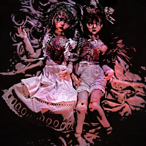 cream / devious