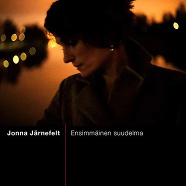 Ensimmäinen suudelma by Jonna Järnefelt - album cover